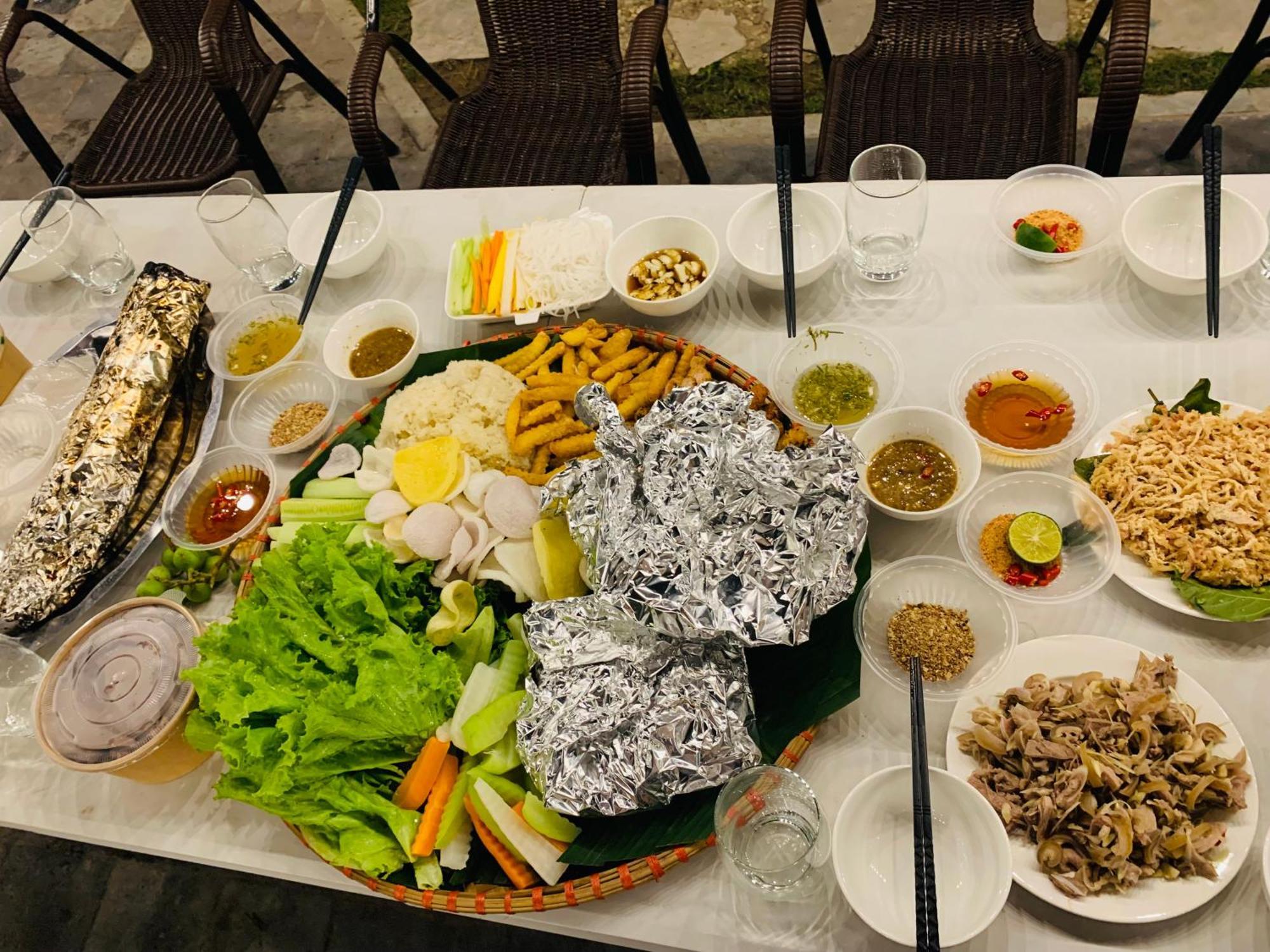Chu Thien Homestay And Camping Hanoi Buitenkant foto