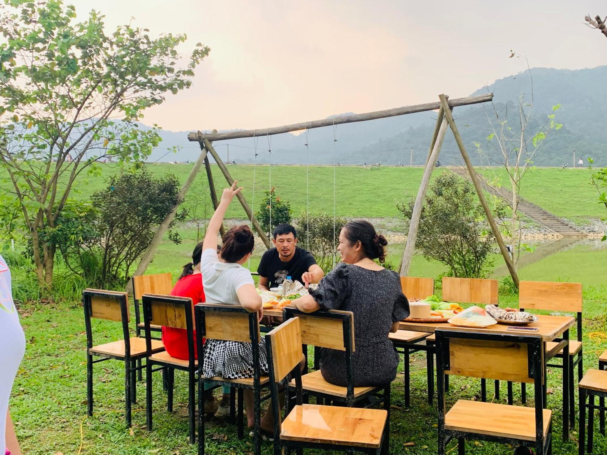 Chu Thien Homestay And Camping Hanoi Buitenkant foto